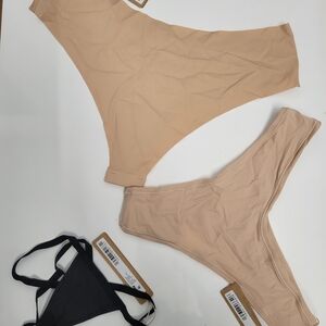 (SKIMS)3 panties for $32 new with tag, Size:S,. SKIMS-Style 015